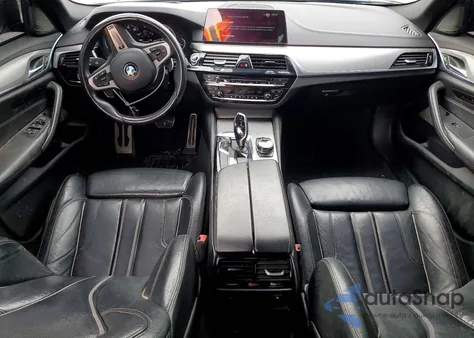 2018 BMW M550Xi z USA, uszkodzony, nr VIN WBAJB9C52JB287435